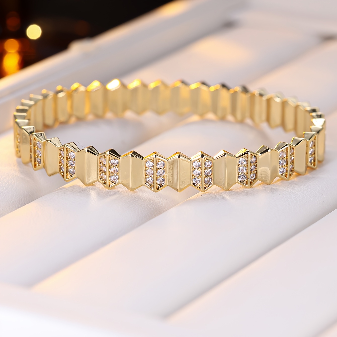 Women's Luxurious Hexagonal Geometric Design Bracelet